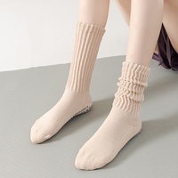 Chaussettes de sport antidérapantes en coton compressif avec logo personnalisé pour femmes, idéales pour le yoga et le Pilates
