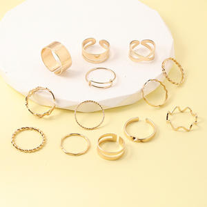 Bague simple tendance vintage en alliage métallique plaqué or rose 18 carats avec incrustation de corde torsadée, bijoux unisexe - Product Image 2