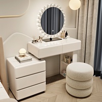 Commode de chambre vintage en bois massif style crème avec tiroirs intégrés, coiffeuse multifonctionnelle avec chaise et miroir éclairé