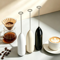 Mousseur à lait puissant à piles, mousseur à main portatif, mini fouet mélangeur de boissons pour café, cappuccino, latte, matcha, chocolat chaud