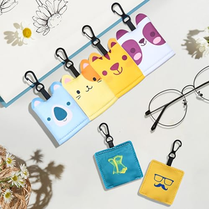 Chiffonnette de nettoyage de lunettes personnalisée avec logo imprimé, porte-clés, chiffonnette portable en microfibre pour nettoyage de lentilles de lunettes avec pochette - Product Image 5