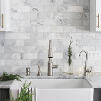 Mosaïque de carreaux de marbre blanc Bianco Carrara en forme de briques pour crédence de cuisine et carreaux muraux de salle de bain