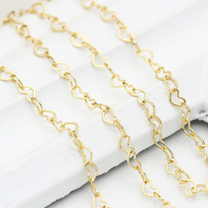 Chaîne à maillons en forme de cœur en laiton plaqué or 14 carats |   Design tendance en forme de cœur creux pour la création de bijoux personnalisés - Product Image 3