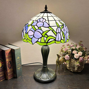 โคมไฟตั้งโต๊ะสไตล์ทิฟฟานี่โบราณทำด้วยมือโคมไฟกระจกสีแฮนด์เมดโคมไฟตั้งโต๊ะพร้อมฐานโลหะผสมสังกะสี - Product Image 4