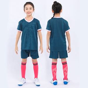 2023 пользовательские чистые футбольные майки для детей красно-белые сублимационные футбольные рубашки быстросохнущая спортивная одежда - Product Image 4