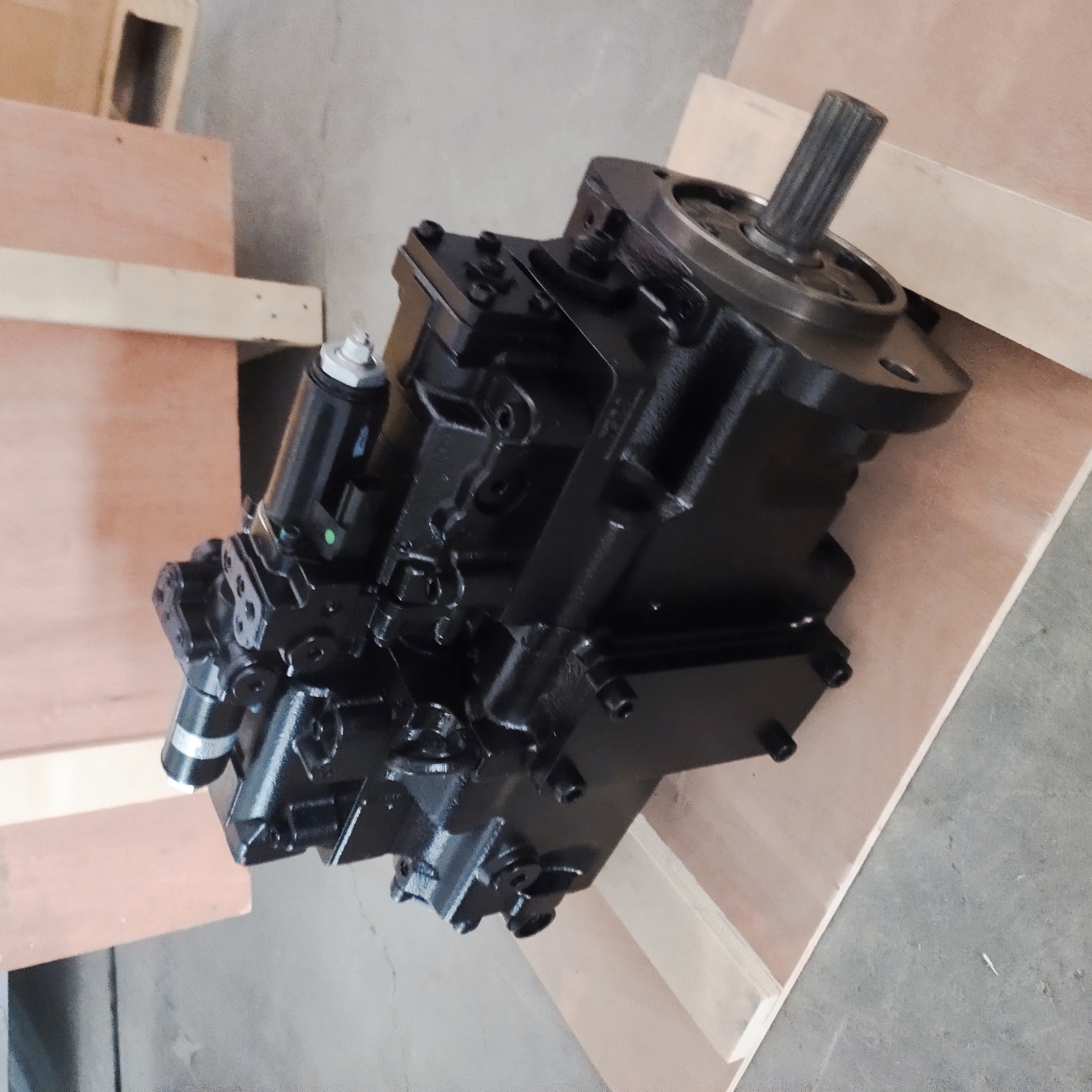 YY10V00009F6 Excavator Main Pump K7V63DTP - Reliable
