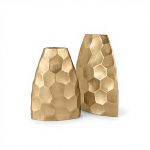 Ensemble de vases en métal lourd au design unique et texturé, pour décoration de table, fournitures pour commandes en gros - Product Image 1