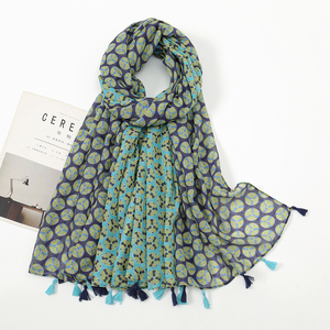 Vente chaude Mode Longue <span class=keywords><strong>Femme</strong></span> Écharpe Fleur et Géométrie Imprimé Hijab Viscose Glands Châle - Product Image 3