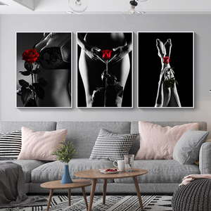 Hình Bóng Khỏa Thân Người Phụ Nữ Trở Lại Bên Màu Đỏ Hoa Hồng Trong Tay In Tường Nghệ Thuật Hình Ảnh Trang Trí Nội Thất 3 Pcs Pha Lê Sứ Sơn - Product Image 2