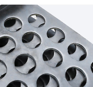 カスタムステンレス鋼穴あきシート、パンチングプレート、パンチングメタルスクリーン、ワイヤーメッシュ、切断、溶接、曲げ加工サービス - Product Image 3