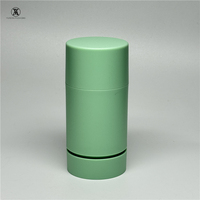 Récipient d'emballage vide de 30ml 50ml 75ml en plastique vert menthe en gel-crème en bâton déodorant logo personnalisé doux au toucher avec remplissage au fond