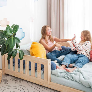 Hoogwaardig modern tweepersoons Montessori vloerbed met hoge leuningen, milieuvriendelijk, duurzaam, massief houten frame, op maat gemaakte kleuren, voor kinderen - Product Image 4
