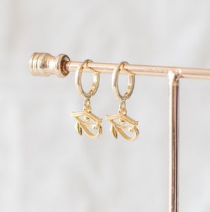 Boucles d'oreilles créoles œil d'Horus tendance, bijoux œil <span class=keywords><strong>de</strong></span> Ra, symbole égyptien, hypoallergéniques pour les passionnés d'<span class=keywords><strong>histoire</strong></span> - Product Image 3