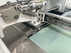 Machine à coudre industrielle YJC-2010H pour produits textiles domestiques, machine à coudre industrielle 2210H - Product Image 3