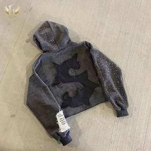 Patch brodé en éponge française personnalisé 500GSM en éponge épaisse avec strass en détresse lavé à l'acide pull-over sweats à capuche pour hommes - Product Image 2