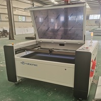 Machine de découpe laser CO2 de haute qualité à prix abordable, machine de gravure et de découpe laser pour l'industrie publicitaire