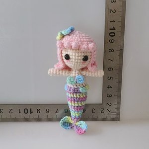 ตุ๊กตาถักโครเชต์ทำมือจากฝ้าย ประดับตกแต่งรถยนต์ รูปเจ้าหญิงเงือก - Product Image 3
