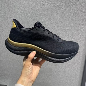 รองเท้าวิ่ง Saucony รุ่น Unisex แบบมีเบาะรองรับแรงกระแทก เหมาะสำหรับการวิ่งระยะไกล น้ำหนักเบา ระบายอากาศได้ดี ผลิตจากผ้าตาข่าย เหมาะสำหรับการฝึกซ้อมและการวิ่งบนถนน - Product Image 4