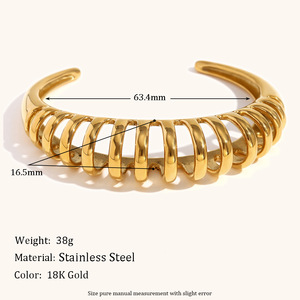 Bracciale a spirale aperto personalizzato in acciaio inossidabile 316L placcato oro PVD 18K, a molla, intrecciato, cavo, regolabile, gioiello - Product Image 2