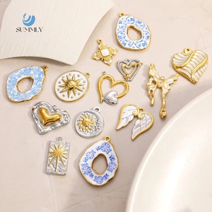SUMMLY Grosir Liontin Bentuk Tetesan Minyak, Sayap Hati, Bunga, Matahari, Berlapis Emas 18K, Bahan Stainless Steel, Perhiasan Fashion - Product Image 1