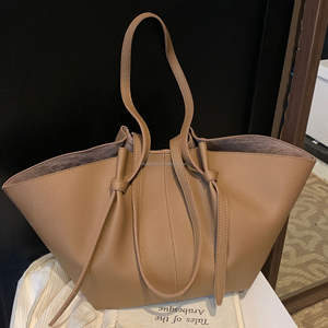 Sac à main décontracté en cuir PU tendance de haute qualité avec fermeture à glissière et chaînes, imperméable, pour femmes - Product Image 4