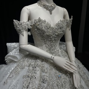 Vestido de Novia Xyg006-Pz con Corsé de Cuentas, Apliques de Encaje Plateado, Cola Catedral y Lazo en la Espalda, Estilo Princesa, Jancemebr - Product Image 1