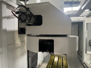 Fresadora CNC pequeña Vertical XH7126 personalizada de fábrica Dehai de alta precisión con certificado CE - Product Image 2