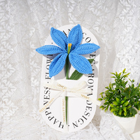 Bouquet artificiel fantaisie en crochet de fleurs de lys tissées à la main, décoration tricotée pour offrir en cadeau ou pour carte de remerciement
