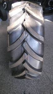 11.2-<span class=keywords><strong>24</strong></span> 12.4-28 14.9-<span class=keywords><strong>24</strong></span> <span class=keywords><strong>16.9</strong></span>-28 <span class=keywords><strong>16.9</strong></span>-30 <span class=keywords><strong>16.9</strong></span>-34 18.4-30 <span class=keywords><strong>R1</strong></span> रेडियल कृषि ट्रैक्टर टायर कारखाना - Product Image 6