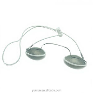 Lunettes de protection pour patients destinées aux traitements au laser, avec un design métallique élégant et une couverture spectrale complète - Product Image 1