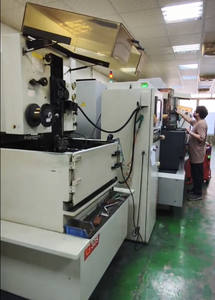 แม่พิมพ์ฉีดพลาสติกแบบหลายช่องวัสดุโลหะ SKD61 คุณภาพสูง ผลิตตามสั่ง สำหรับยานยนต์ ยี่ห้อไต้หวัน ผลิตโดย OEM ที่มีความแม่นยำสูง - Product Image 6