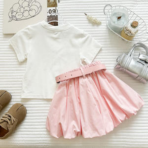 Completo Estivo 2026 per Ragazze: Nuovo Set Due Pezzi Casual con T-shirt a Maniche Corte Ricamata con Fiocco e Pantaloncini a Bocciolo Floreale - Product Image 4