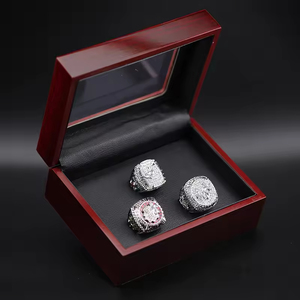 Alliage de haute qualité en gros transfrontalier pour 1934 1961 2010 2013 <span class=keywords><strong>Chicago</strong></span> Blackhawks Hockey Championship Rings Plaqué or 18 carats - Product Image 2