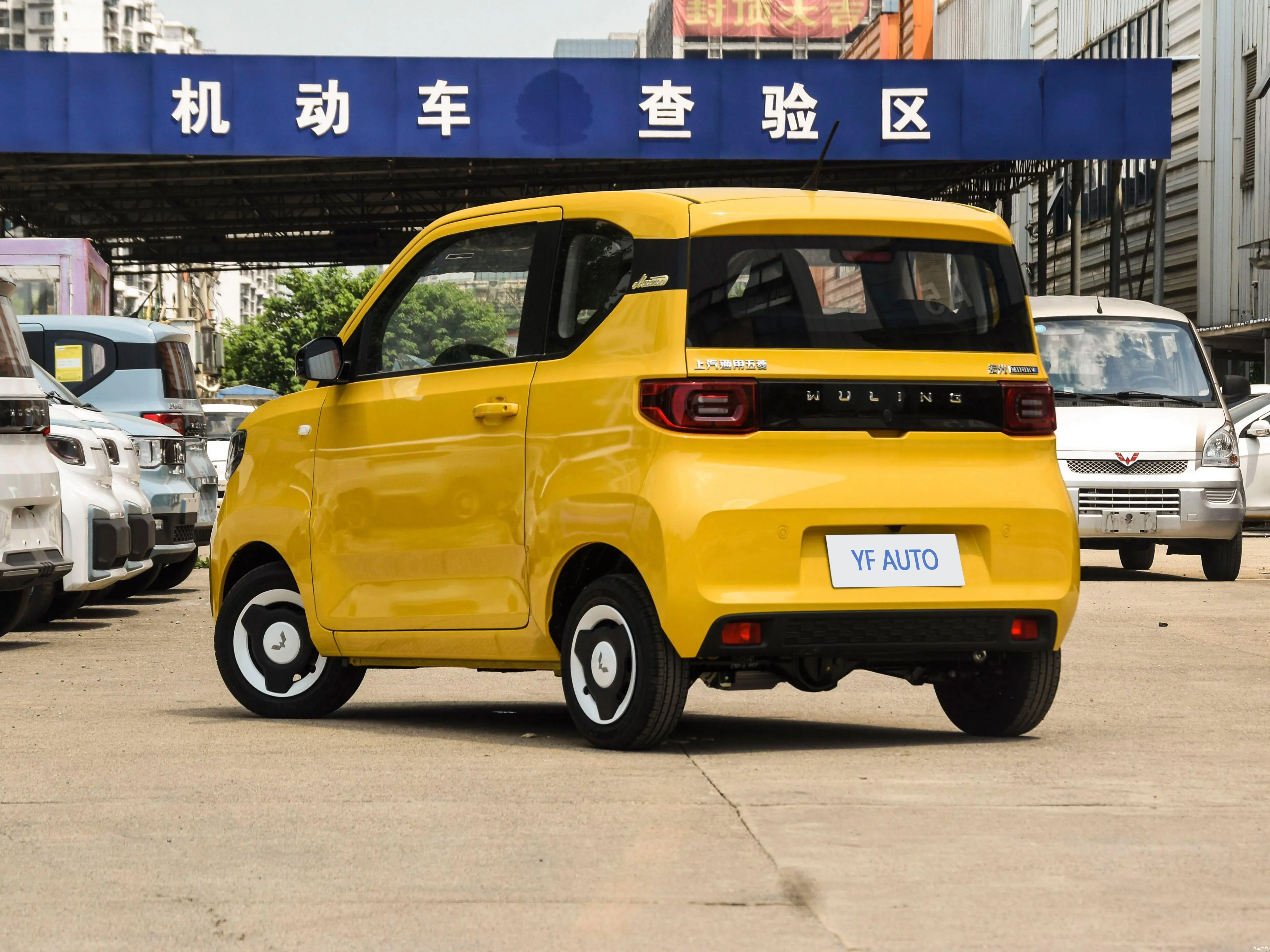 2023 Auto Brand New Hot Sale Powerful Adults Cheap Electric Car Wuling Hongguang Mini 4 Wheeler Electric Car