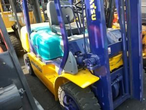 Montacargas Diésel Komatsu FD30 Usado Original de 3 Toneladas con Mástil de Tres Etapas en Excelentes Condiciones de Funcionamiento a Precio Competitivo - Product Image 4