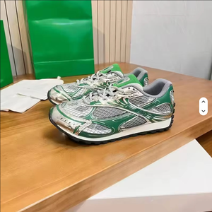 Sneakers alla Moda per Uomo e Donna, Nuove Scarpe BV di Design di Alta Qualità con Lacci Luminosi e Punta Morbida - Product Image 1