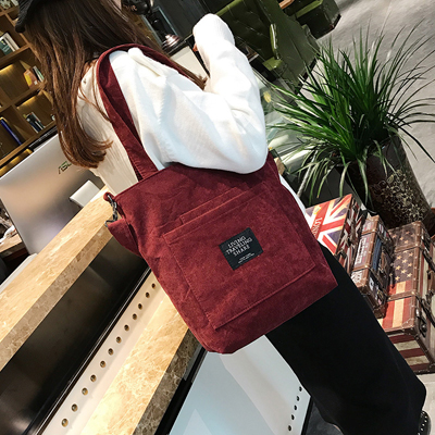 Fotos: 15 bolsos de tela cómodos y fresquitos perfectos tanto para el día a  día como para ir a la playa | Mujer Hoy