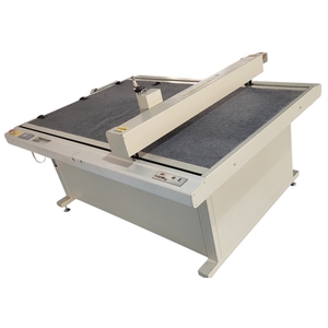 Machine <span class=keywords><strong>de</strong></span> découpe <span class=keywords><strong>de</strong></span> vêtements à plat d'<span class=keywords><strong>occasion</strong></span>, feuille <span class=keywords><strong>de</strong></span> PVC, feuille <span class=keywords><strong>de</strong></span> gabarit, 1500*900mm, fabricant d'origine - Product Image 1