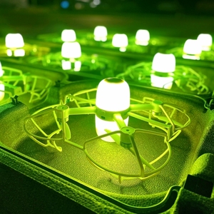 برنامج MMC لاستبدال المعدات الاحترافية - مجموعة نظام عروض الأضواء بالطائرات بدون طيار مع 100 طائرة LED ورسوم متحركة سماوية ثلاثية الأبعاد قابلة للتخصيص - Product Image 5