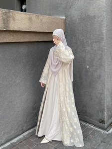 Robe longue Abaya à col ouvert brodée <span class=keywords><strong>de</strong></span> feuilles d'érable personnalisées Loriya pour femmes musulmanes, mode islamique modeste <span class=keywords><strong>de</strong></span> Dubaï - Product Image 5