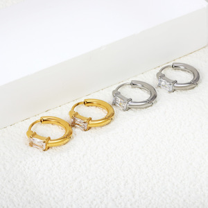 ต่างหูแฟชั่นสี่กรงเล็บเพทายอารมณ์หรูหราน้ำหนักเบาต่างหูสเตนเลสฝังเพชรสวยงามและเรียบง่าย - Product Image 3