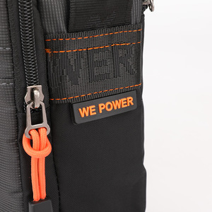 Sac bandoulière en nylon noir résistant à l'eau pour homme, idéal pour les voyages en extérieur, avec détails de couture couleur unie - Product Image 3