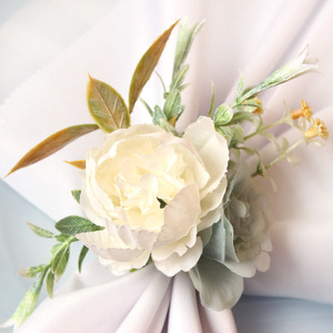 Anneaux de serviette écologiques en verdure artificielle avec perles métalliques, supports durables en plastique PE pour plantes artificielles pour la décoration de tables de mariage et de fêtes - Product Image 2