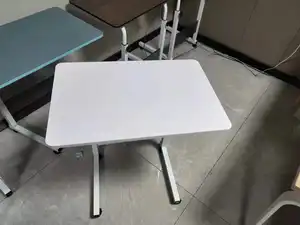 可動式シンプルラップトップテーブルベッドシンプルモダンモバイルリフトテーブル