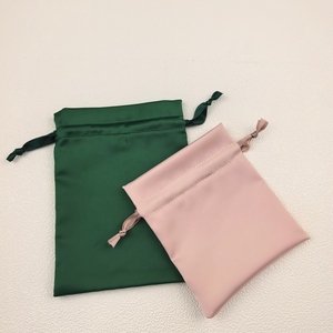 Sacs de luxe personnalisés avec logo imprimé pour perruques, pochettes à cordon en satin de soie pour extensions capillaires et mèches de cheveux - Product Image 6