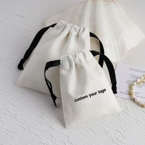 Sac de rangement pour chaussures en coton réutilisable et écologique, avec logo personnalisé imprimé, en coton biologique naturel, avec cordon de serrage, pochette cadeau en coton mousseline - Product Image 4