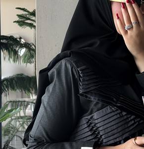عباية نسائية سوداء من هافيزا، كيمونو مفتوح بكسرات وحواف مكشكشة، فستان ماكسي إسلامي بالجملة من دبي، كارديجان - Product Image 3