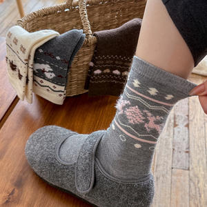 Chaussettes en laine pour femmes, <span class=keywords><strong>chaleur</strong></span> automne-hiver, chaussettes épaisses mi-mollet, chaussettes mignonnes avec nœud et dessin de <span class=keywords><strong>chien</strong></span> - Product Image 3