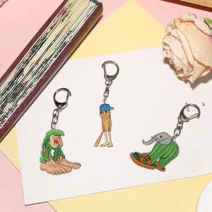 Porte-clés en acrylique amusant et original en forme d'animal, porte-clés fantaisie de dessin animé, cadeau mignon pour amis - Product Image 3