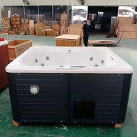 Jacuzzi extérieur pour 8 personnes avec panneau de commande, tapis à bulles, pompe et couverture